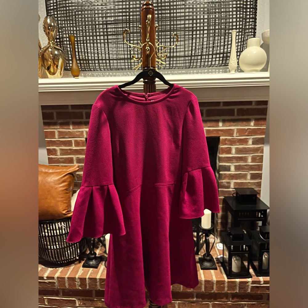 🔥ELIZA J BURGUNDY DRESS WITH BELL SLEEVES.Size:8 Half zipper in back. Beautiful